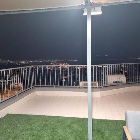 דירת זוּגַג מפנקת עם מרפסת משגעת ונוף למפרץ. Apartment Eilat Bagian luar foto