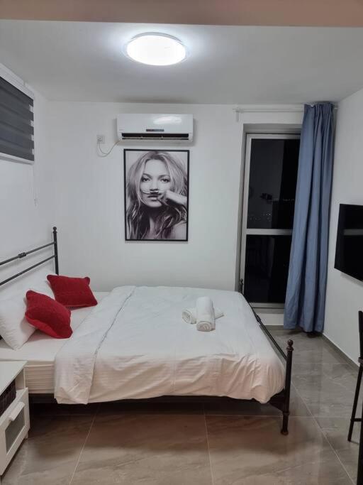 דירת זוּגַג מפנקת עם מרפסת משגעת ונוף למפרץ. Apartment Eilat Bagian luar foto