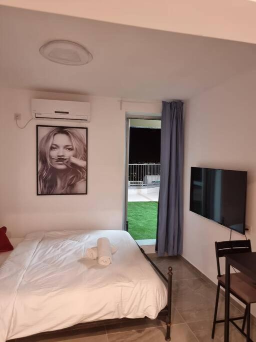 דירת זוּגַג מפנקת עם מרפסת משגעת ונוף למפרץ. Apartment Eilat Bagian luar foto